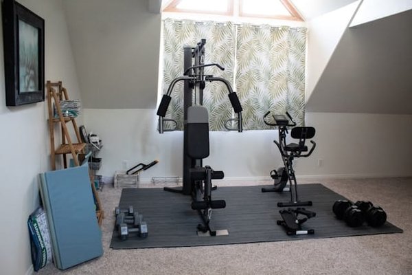 What Are the Innovative Ideas for a Dual-Purpose Room Combining a Home Gym and a Meditation Space?